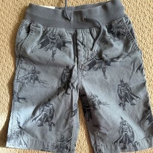 Gap kids Batman shorts NEW with tag, kids size small (6-7)